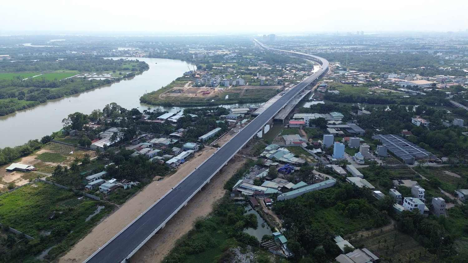 Khu Đông TPHCM sắp giảm kẹt xe nhờ tuyến đường trên cao 4 làn