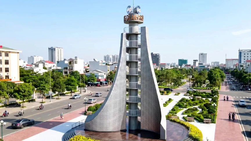 Tập đoàn Bcons tài trợ 12 tỷ đồng xây dựng Tháp Cảnh Quan phường Dĩ An
